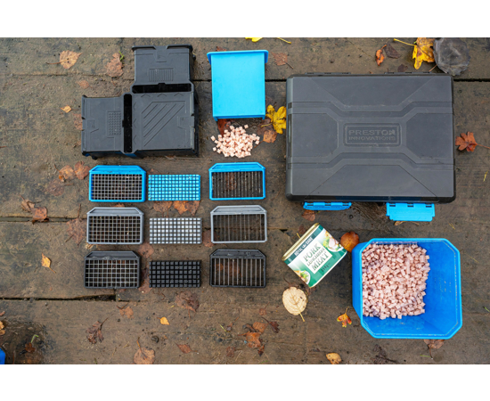 Hobby-Set, Zucht-/Aquaristik, Pellets, Gitterplatten, Blaue Behälter