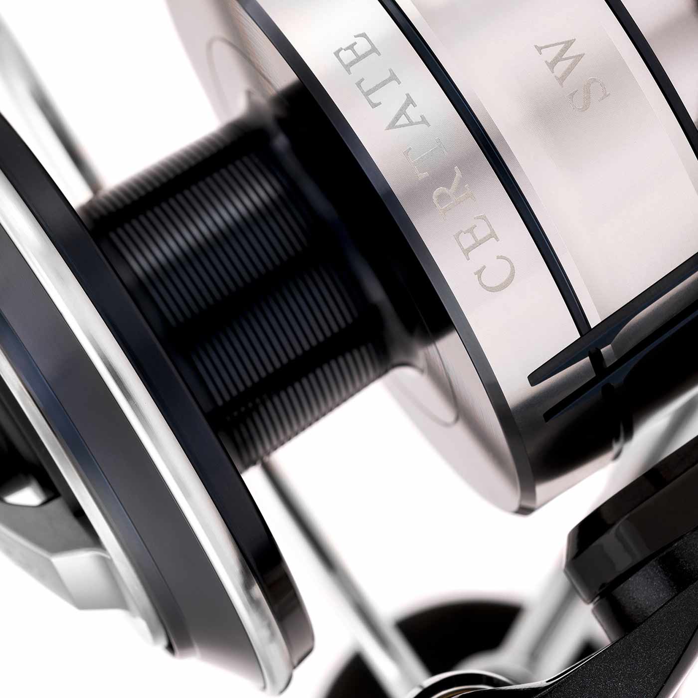 10315-080_certate_sw_g_8000-h_detail_5xXvscx7kHpKvJ Daiwa 21 Certate SW (G) 8000-P Detail 5