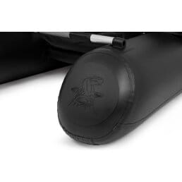 Black Cat Battle Boat G2 200cm – Bild 14, Fahrradtasche, Lenkertasche, schwarz, Rolltop, Logo auf Cap