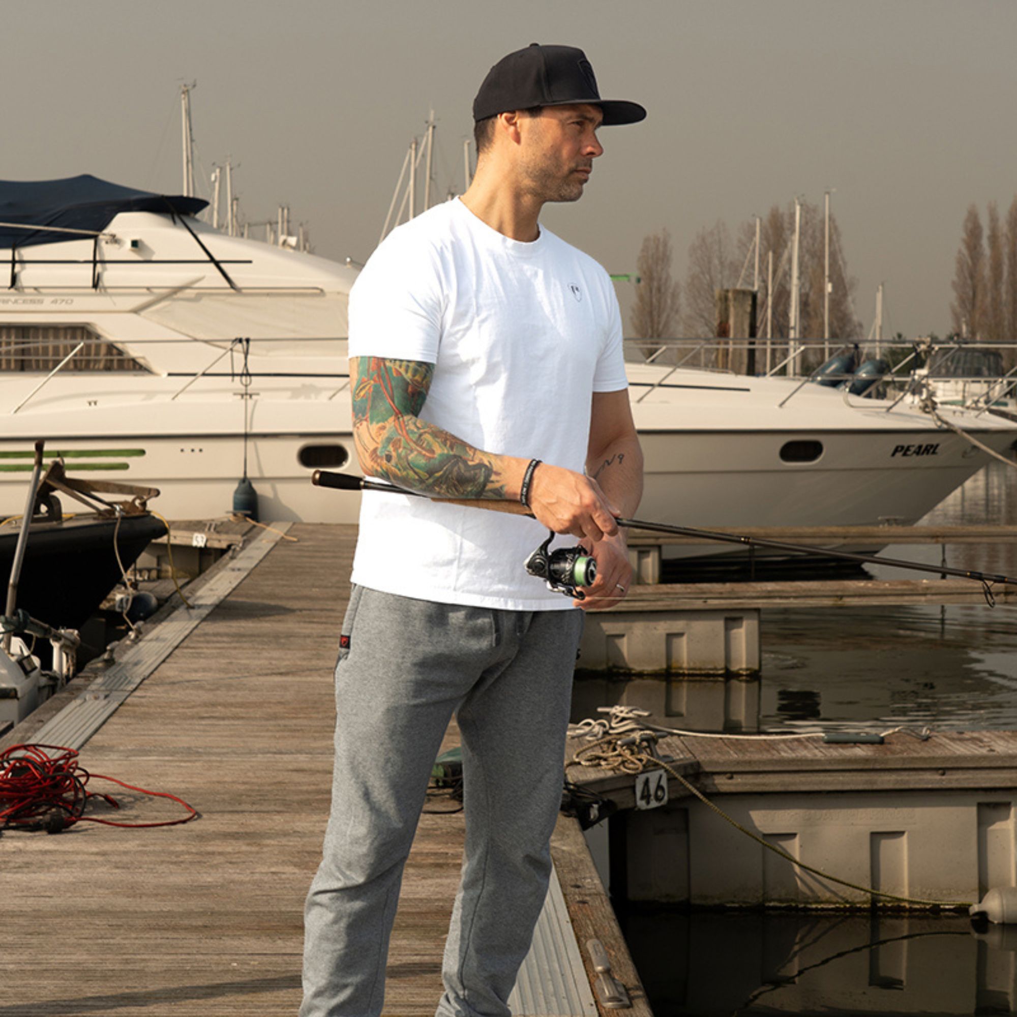 T-Shirt, Weiß, Kurzarm, Tattoo-Arme, Angelkabel/Angelrute