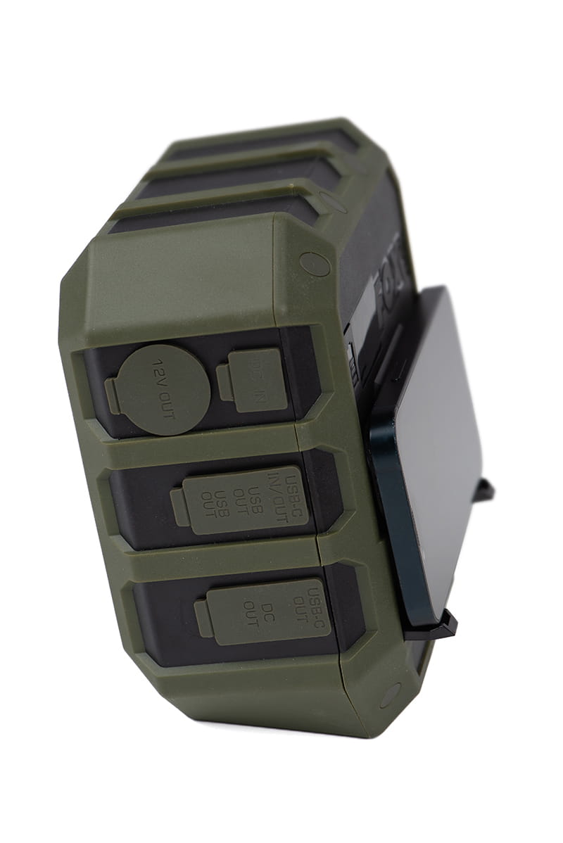 akku, DC-out, USB-out, 12V-out, grün-oliv