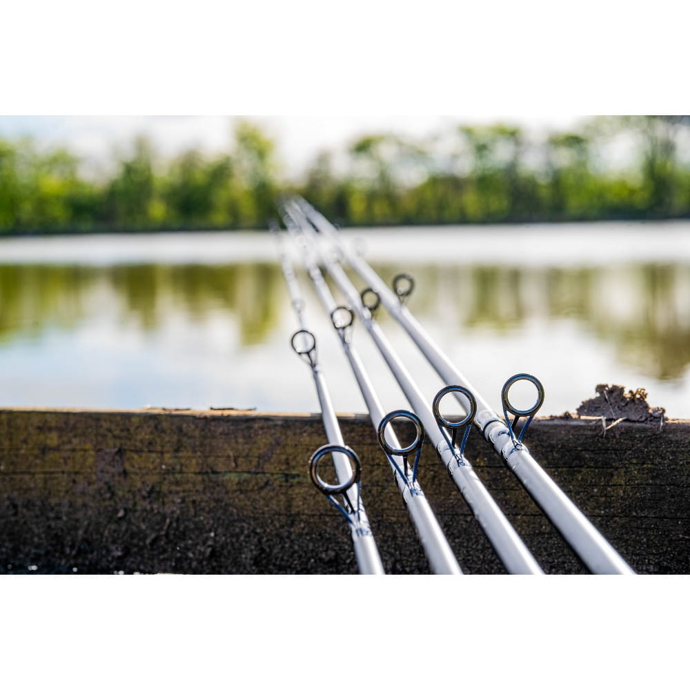 Preston Dura Carp Feeder 9 ft 30g (275 cm) Preston Dura Carp Feeder 9 ft 30g (275 cm)