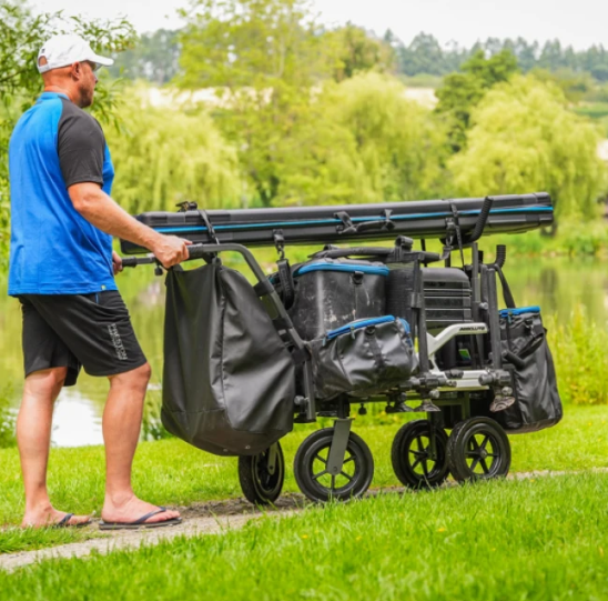 Person, Schieben, Gras, E-Scooter