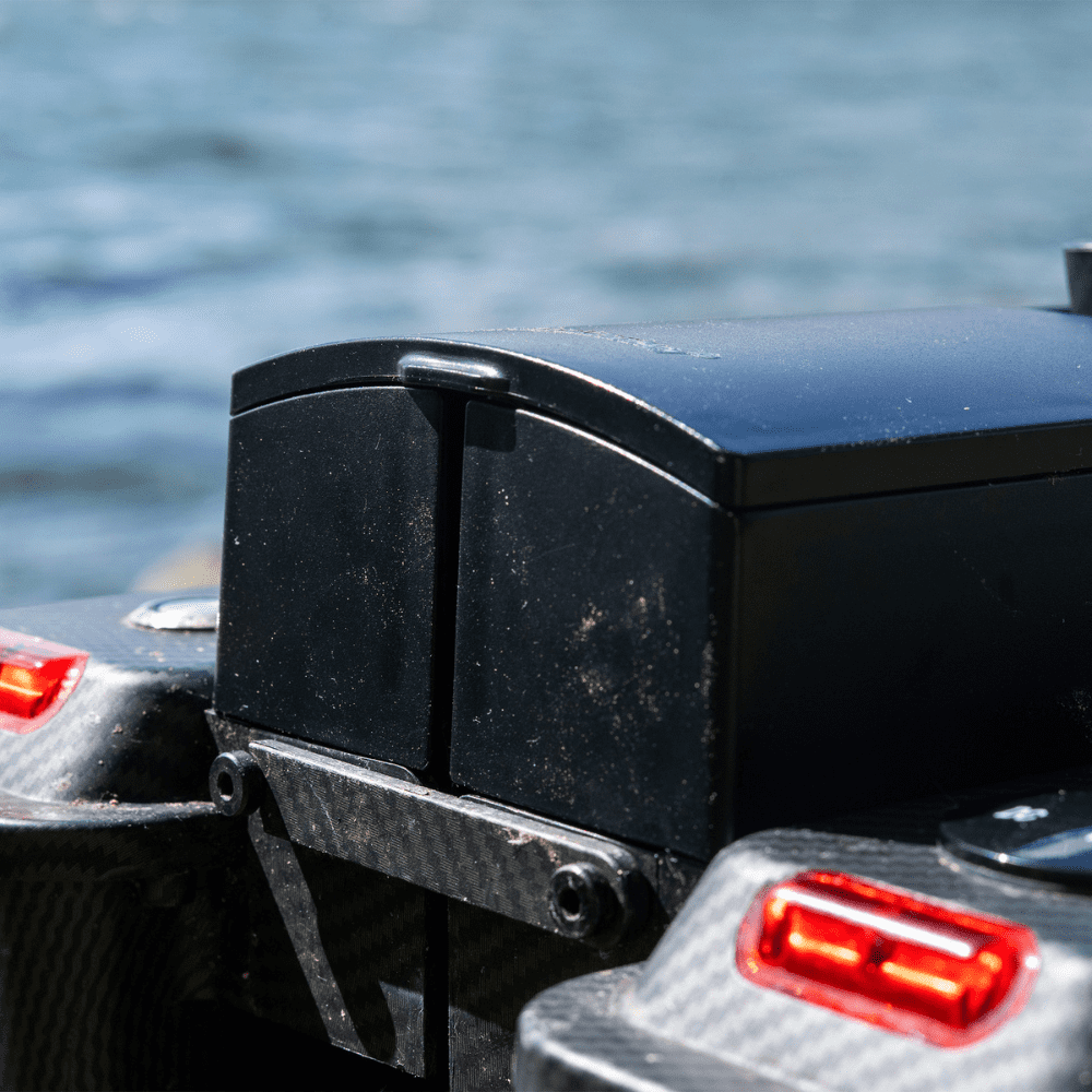 motorbox, storage, black, carbon-fiber, tail-light