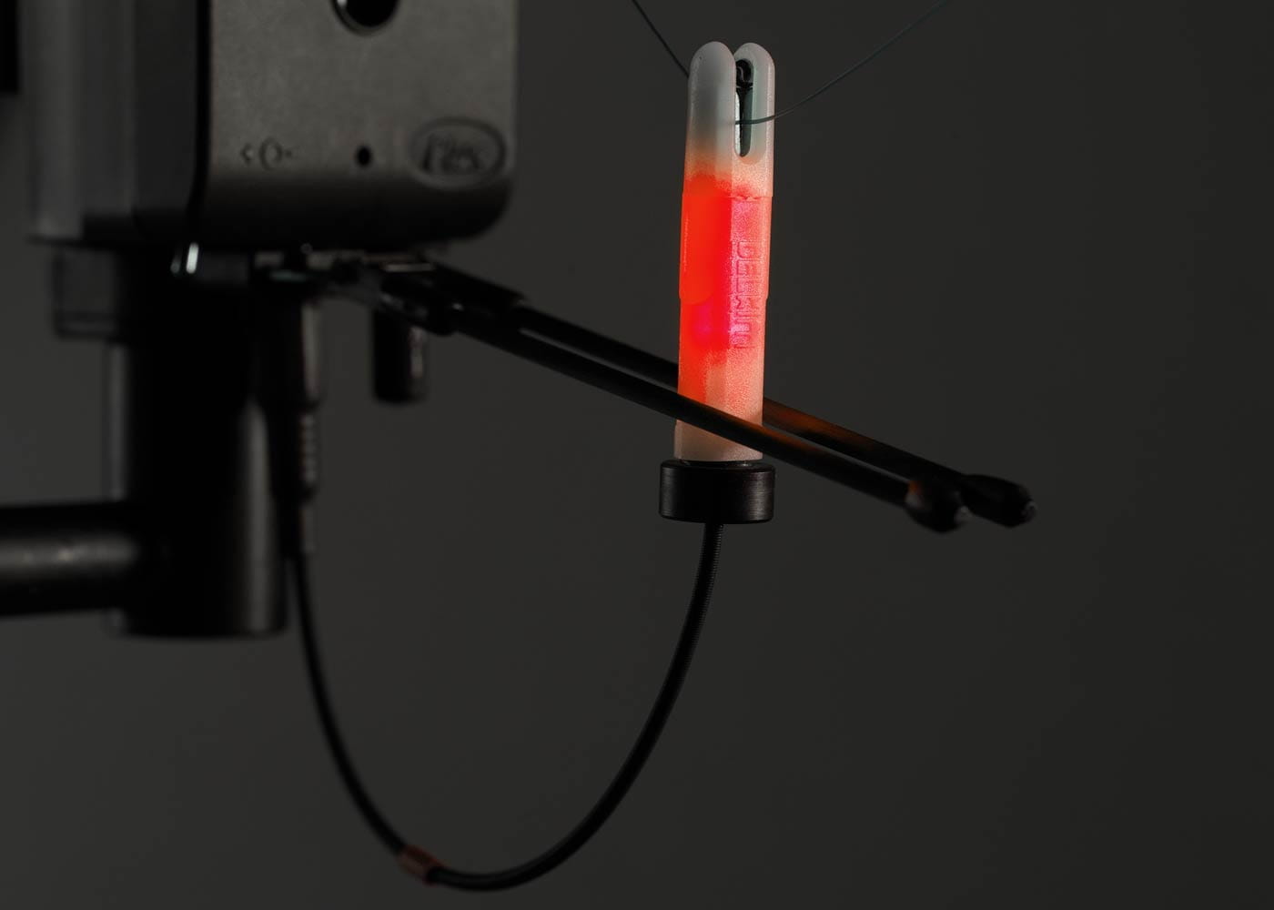 delkim_slimlite-ic-system-hanger-red Delkim SlimLite IC System Rot