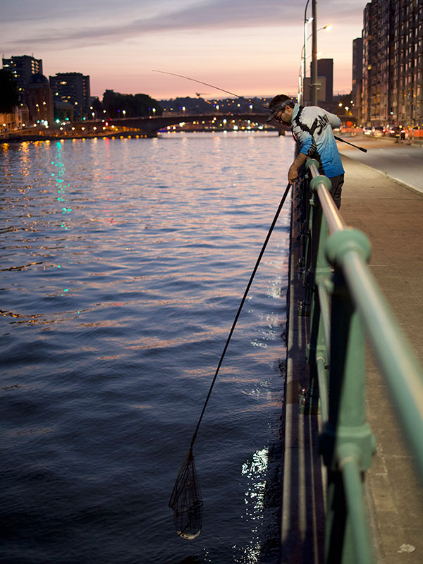 Angeln, Fischer, Uferpromenade, Netz, Wasser