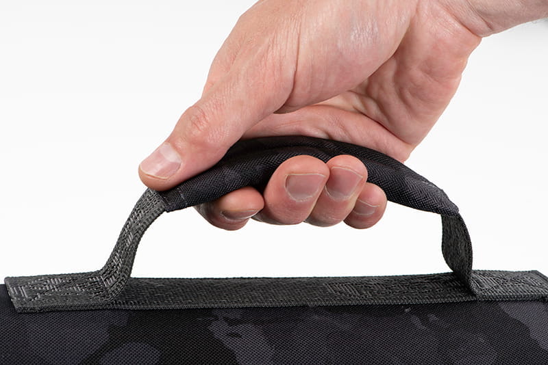 nlu101_rage_voyager_camo_1_3m_hard_rod_case_double_carry_handle_detail
