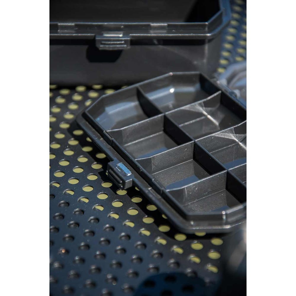 Fox Matrix 8 Compartment Shallow Accessory Box - Cutie superficială pentru accesorii cu 8 compartimente Fox Matrix 8 Compartment Shallow Accessory Box - Cutie superficială pentru accesorii cu 8 compartimente