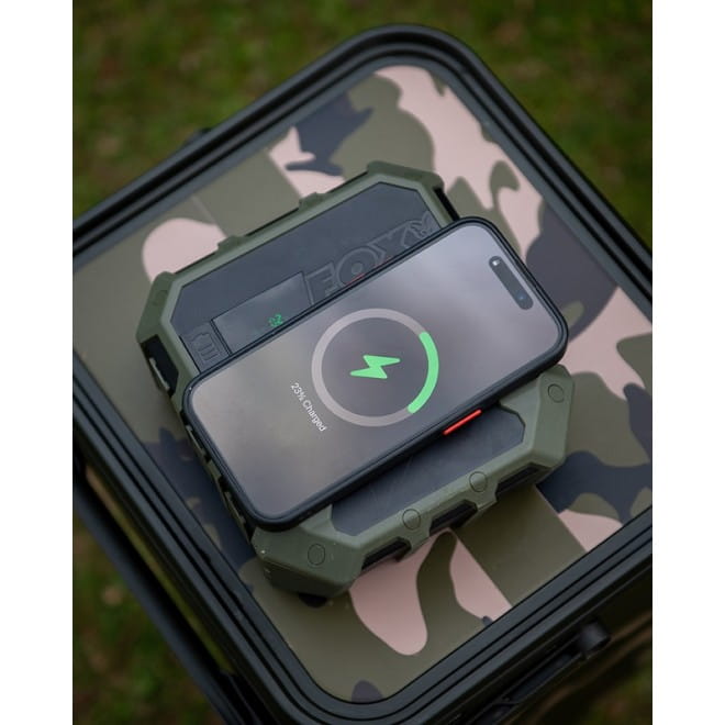 kabelloses ladegerät, telefon kabellades, magnetischer halter, grünes ladeanzeigen, taschen camo-design