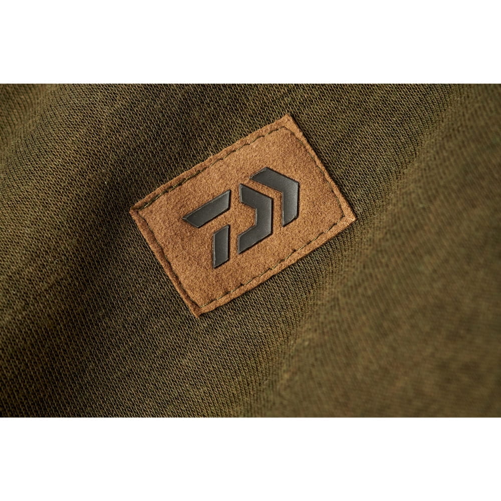 Daiwa-Carp-camo-joggers-shorts-3