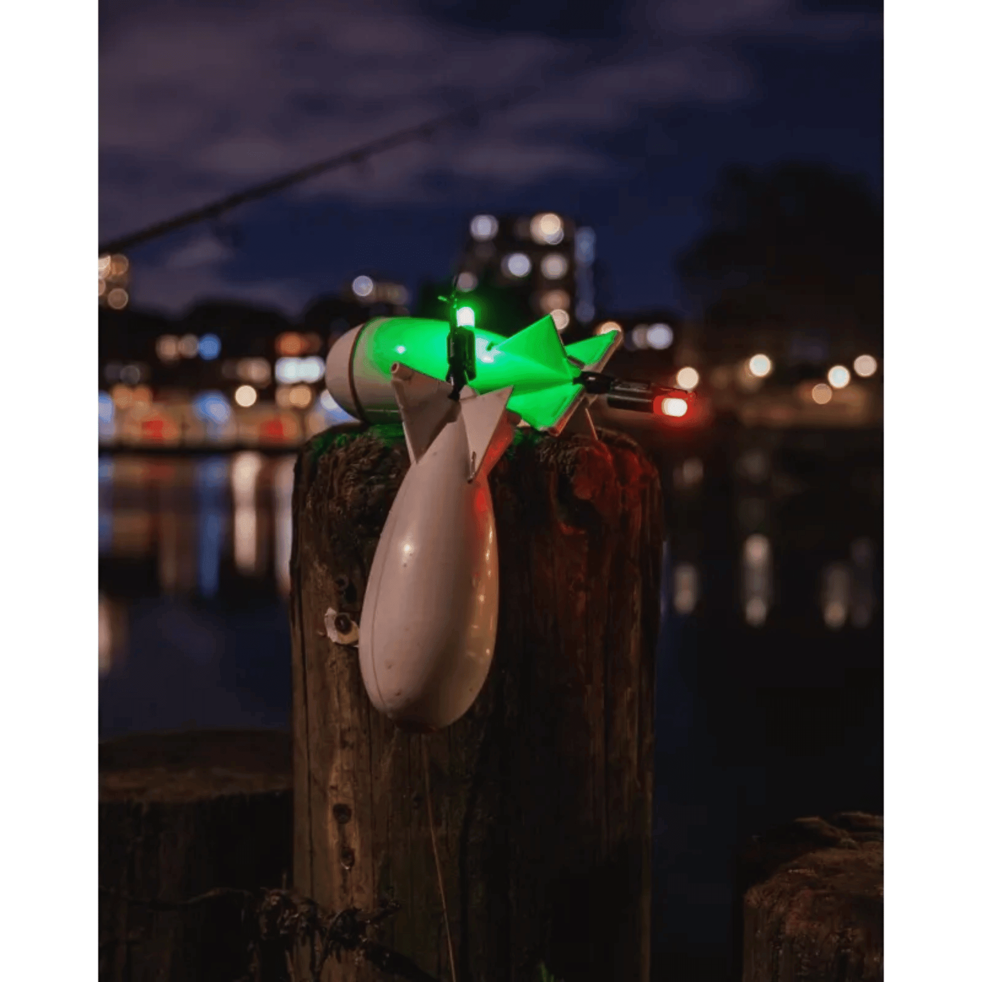 LED-Licht, Schwimmende Boje, Angelleuchte, Nachtaufnahme, Flasher-Objekt