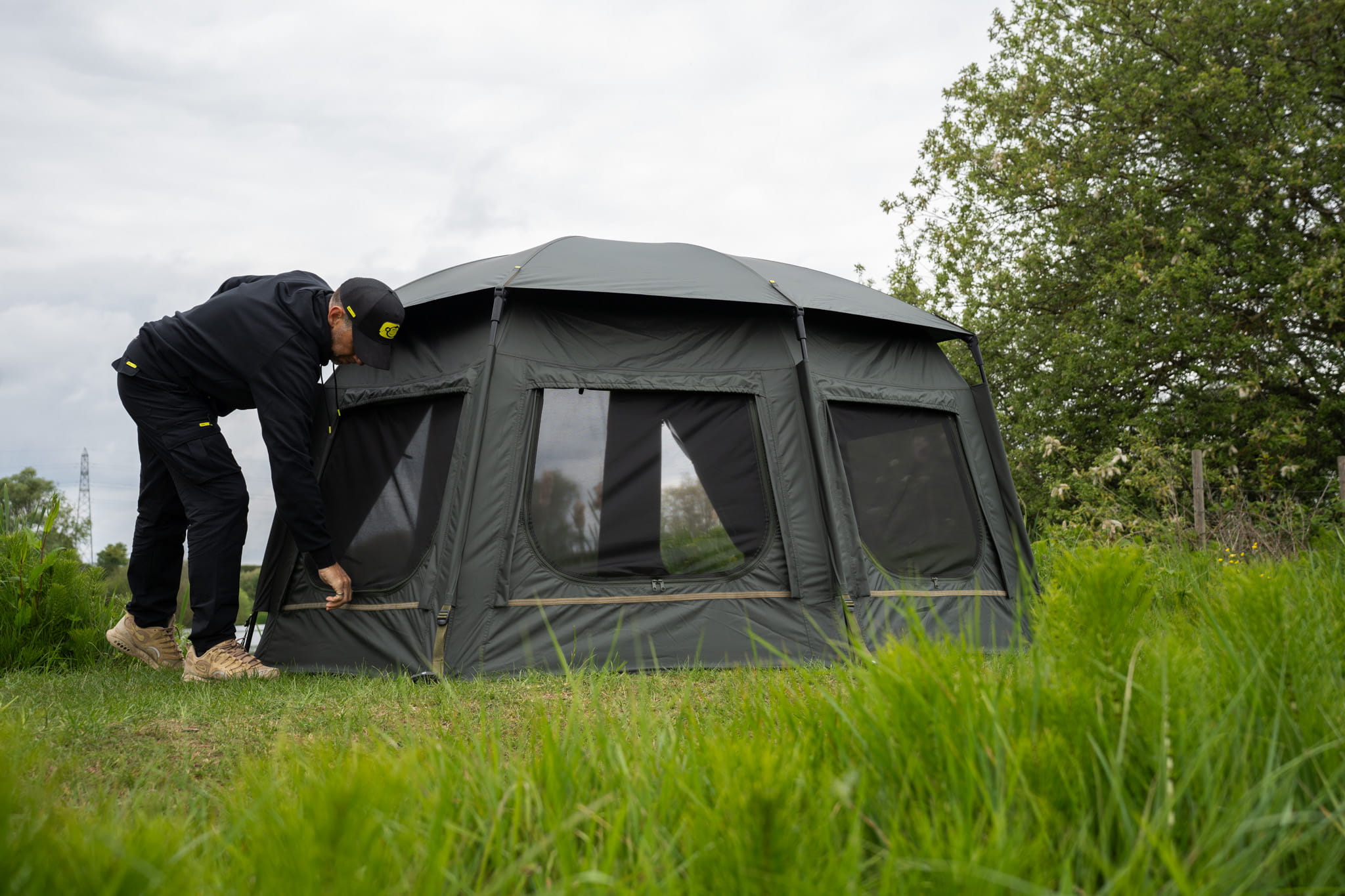 Zelt, Campingzelt, graues Zelt, Vordach, Outdoorausrüstung