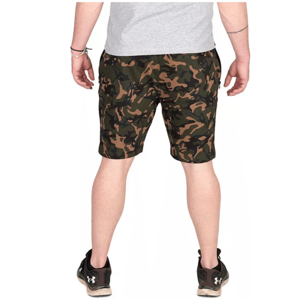 Bekleidung, Kurze Hosen, Schuhwerk, Schuh, Person