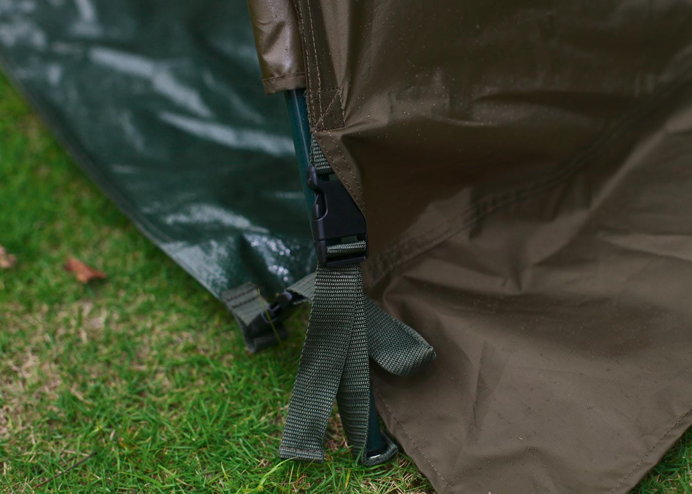 pelzer_quick_setup_shelter_detail Pelzer Quick Setup Shelter Detail