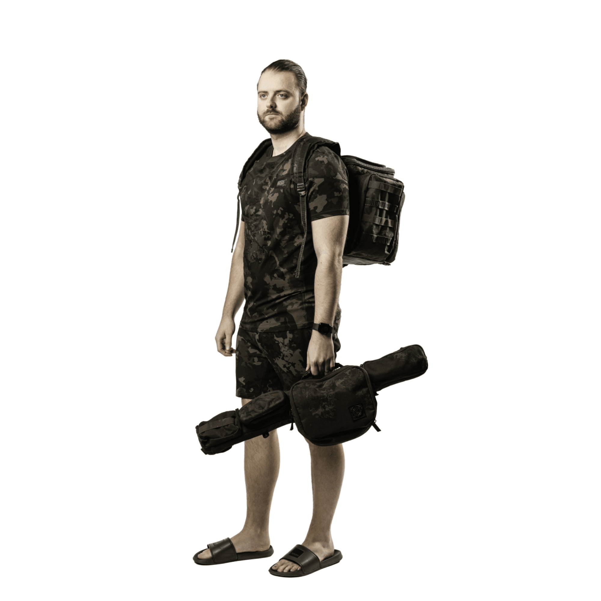 T-Shirt, Camouflage, Shorts, Rucksack, Reiseausrüstung