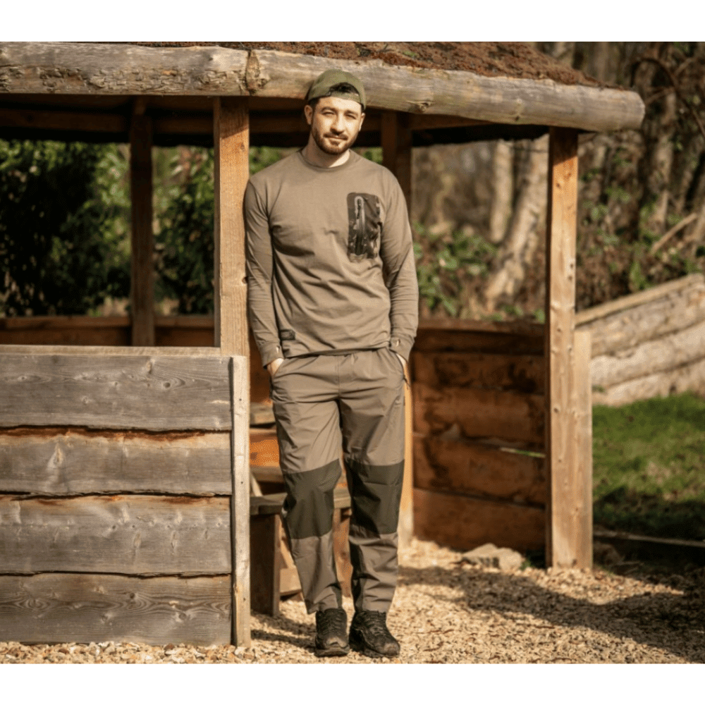 Person, Stehend, Innenarchitektur, Erwachsene, Mann