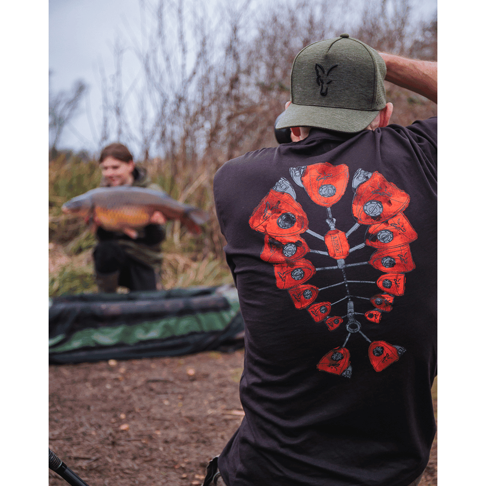 T-Shirt, Rückenmotiv, Garniturdruck, Schwarz, Outdoor