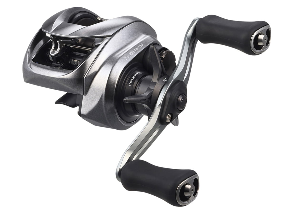 Daiwa 26 Zillion TW 150HL – Bild 3, Baitcastrolle, Anglerrolle, Metallgehäuse, Doppelkurbel, Silbergrau und Schwarz