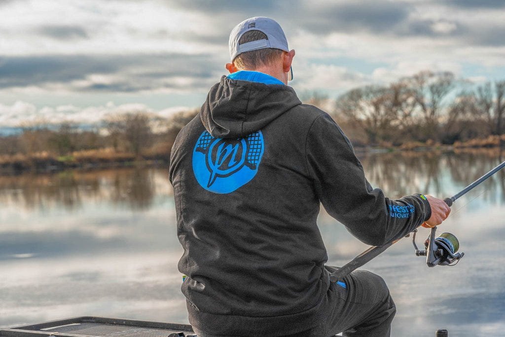 hoodie, Fischen, Rückenansicht, blaues Logo, Kappe