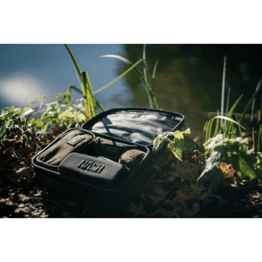 Pouch, Wallet, Carry case, Duffle pouch, Outdoor gear