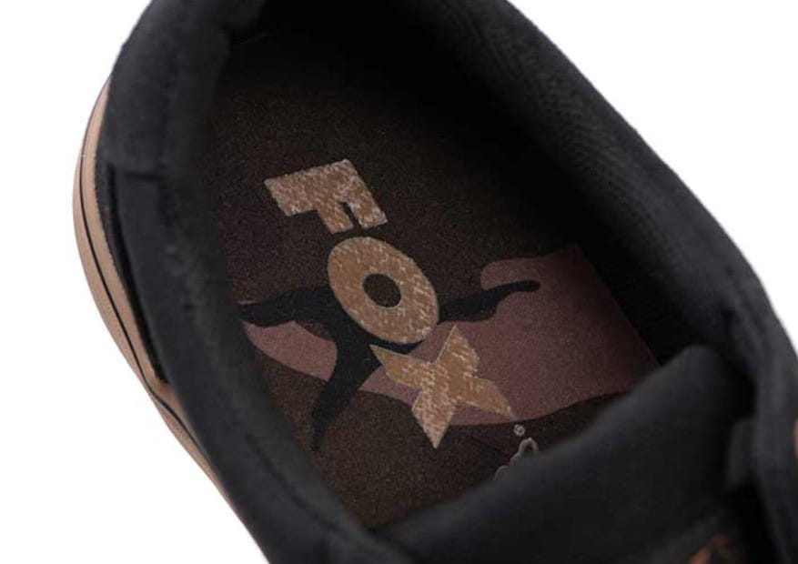 Bekleidung, Schuhwerk, Schuh, Leinwand, Turnschuh