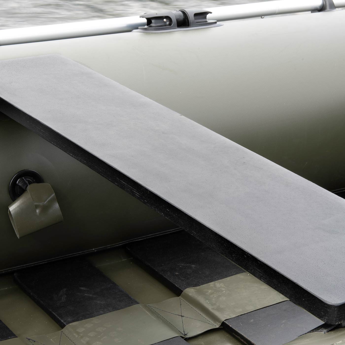 cib036_eos_250_boat_4_seat Fox EOS 250 Boat Seat