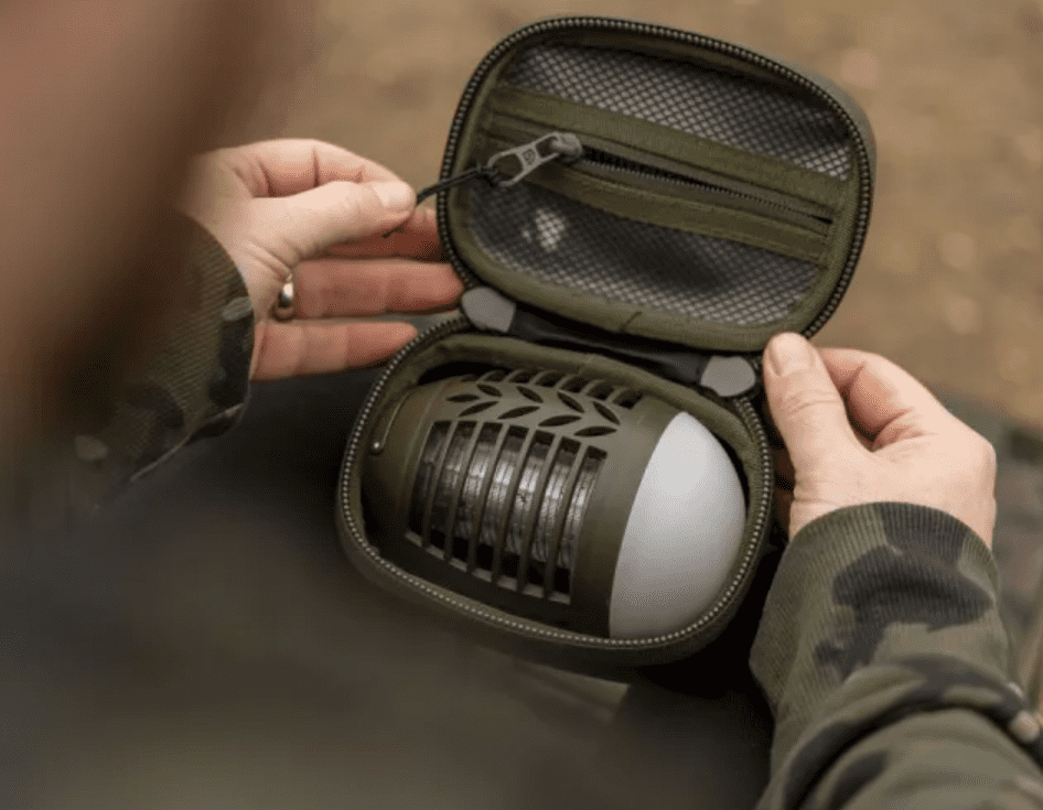 Kompaktkoffer, Luftbefeuchter?, Kunststofftor?, Grüne Tasche, Ventilator?