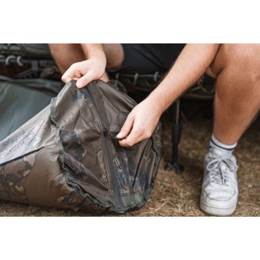 Schuhwerk, Schuh, Sneaker, Gepäck, Person