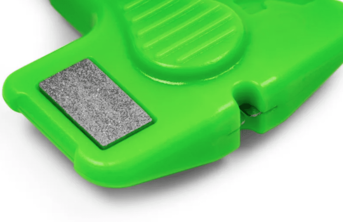 GrasGriff, Kunststoff, Grüne Farbe, Schutzkappe, Metallplatte