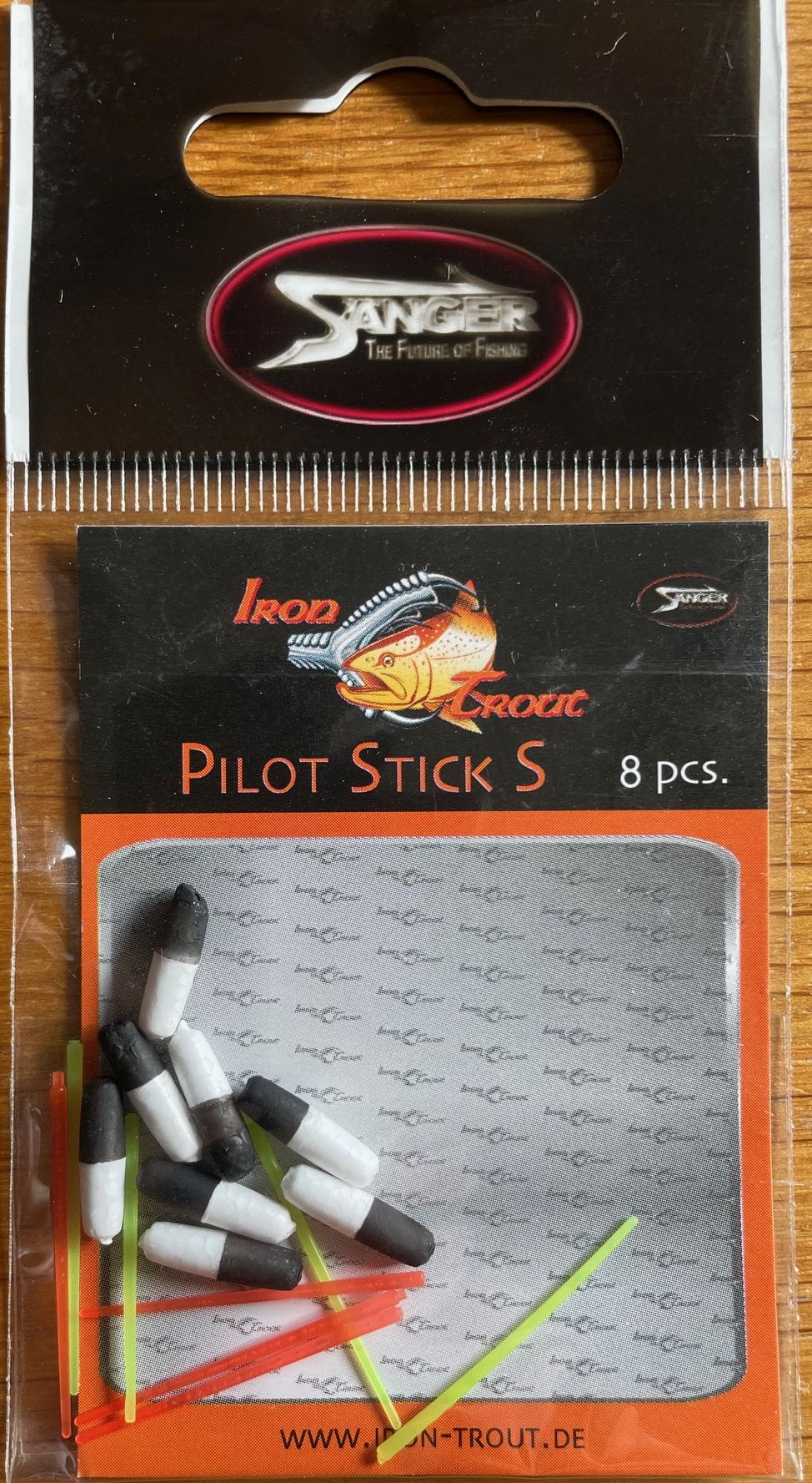 Iron Trout Pilot Stick Size S Black/White 8 Pieces