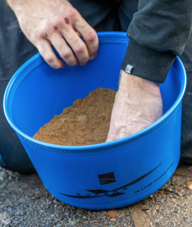 blue bucket, sand, hands, construction, bucket accessories
