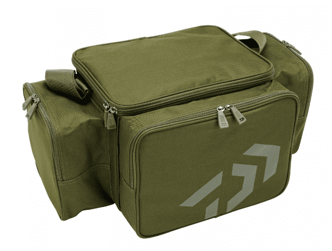 compacttacklebag1 Borsa per attrezzatura compatta Daiwa Black Widow