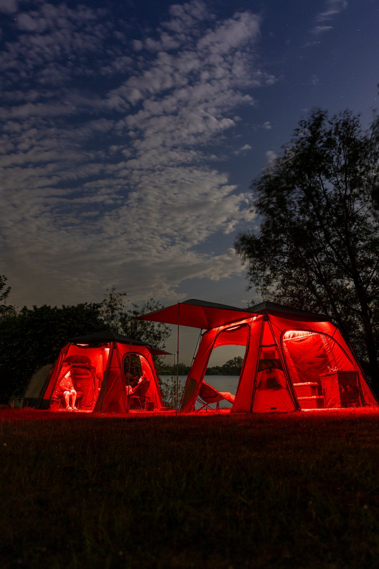 Trakker Gazebo Pro XXL Nitelife Vapour Shield: Zelt-Upgrade deluxe! – Bild 5, Campingzelt, Zeltrot, Nachtaufbau, Outdoor, Lagerfeuerplatz