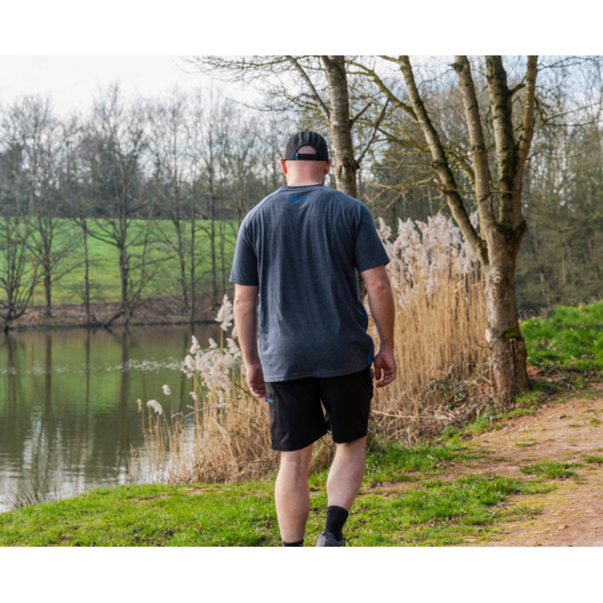 t-shirt, kurzehose, cap, mann, outdoor