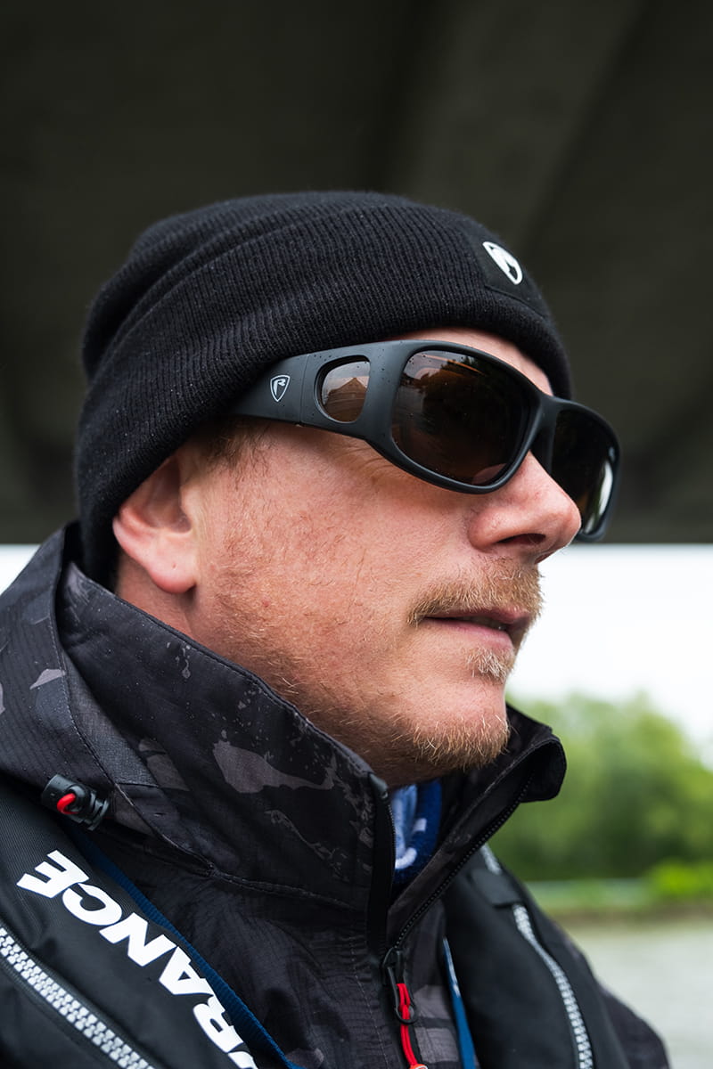 Sonnenbrille, Outdoor, Sportswear, Kapuzenjacke?, Schnellverschluss?