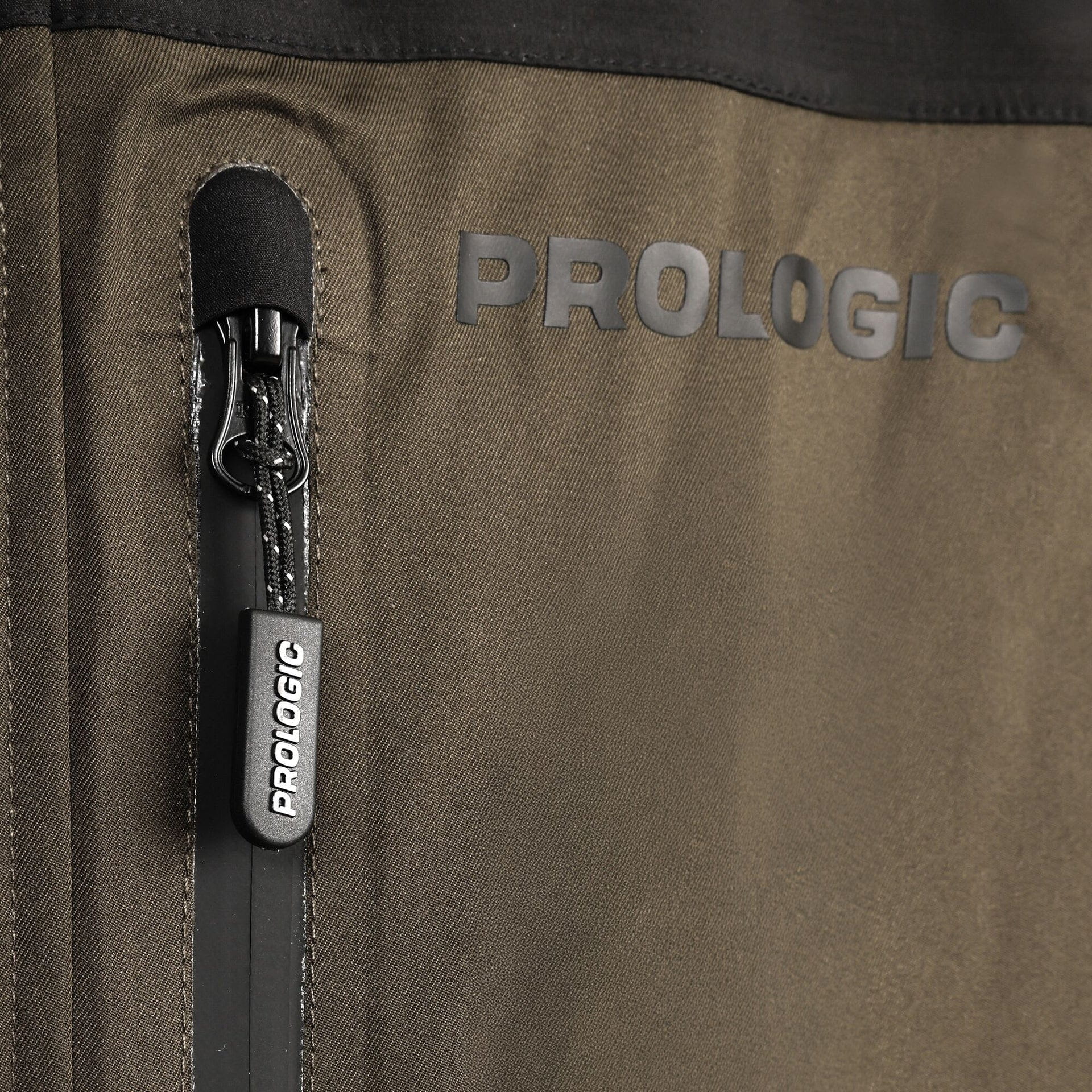 Prologic Signat Thermal Suit Bib/Brace 2teilig XL – Bild 5, Reißverschluss, Logo, Brusttasche?, Wasserabweisend, Outdoor-Textil