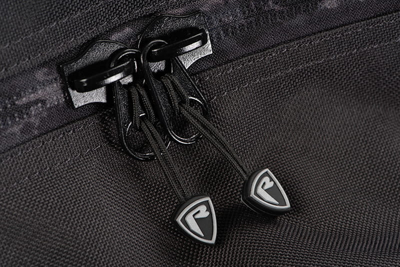 nlu104_rage_voyager_camo_1_45m_hard_rod_case_triple_zip_toggle_detail