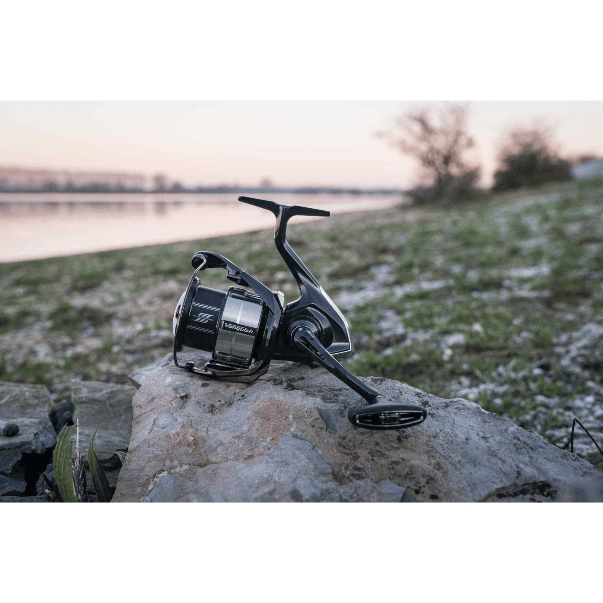 Angeln, Spinning Reel, Seenähe, Kies/Stein, Rolle